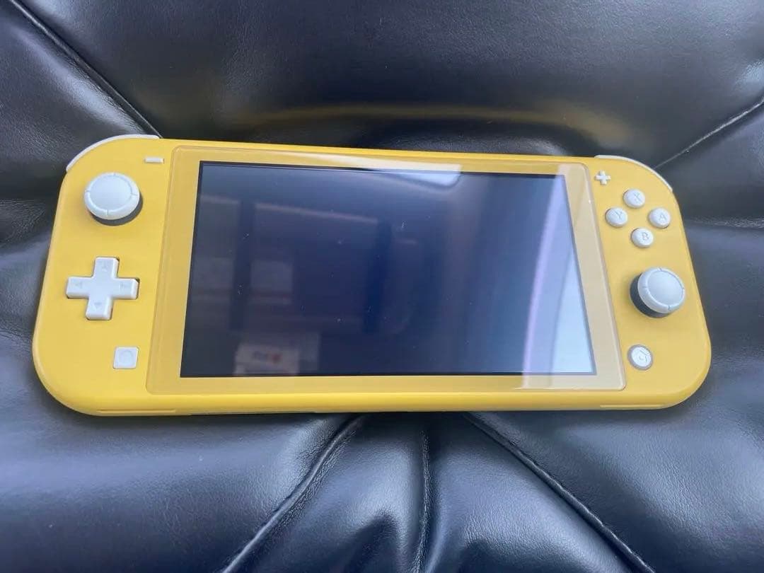 ア*ュ様 Nintendo Switch Lite イエロー　ジャンク品