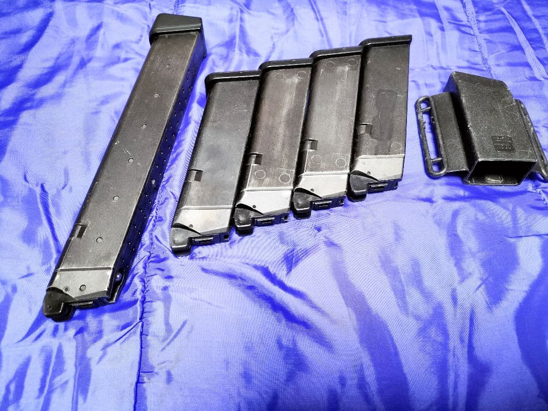 マルイ　グロック用マガジン4本＋ロングマガジン✕1＋専用マグポーチ