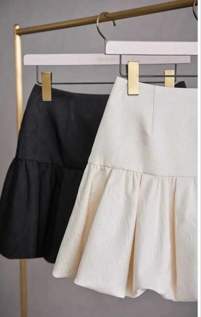 ハーリップトゥ　スカート エクリュ　新品　タグ付き