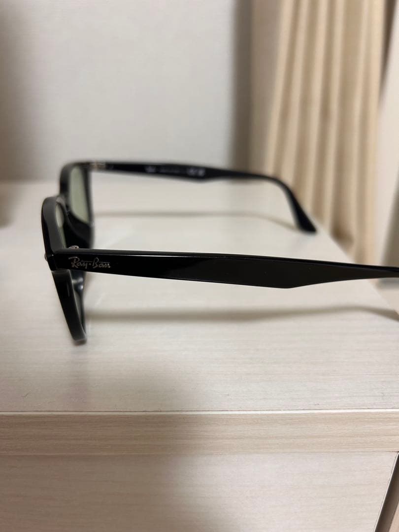 Ray-Ban RB 4258-F サングラス ブラック