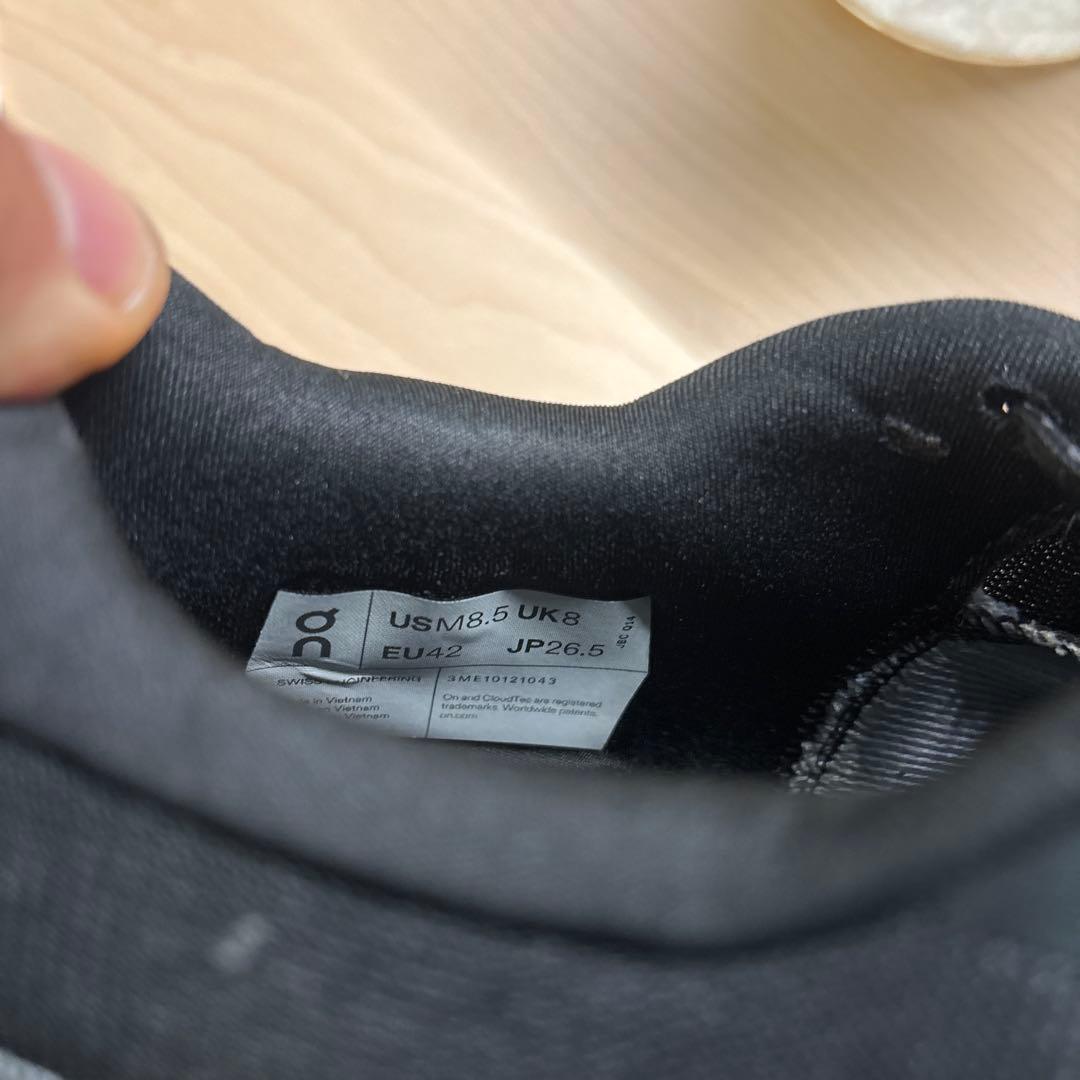 On ブラック ランニングシューズ　クラウドモンスター2