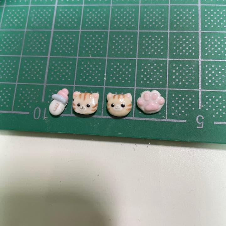 3dネイルパーツ ねこ 赤ちゃん しまねこ 肉球 哺乳瓶