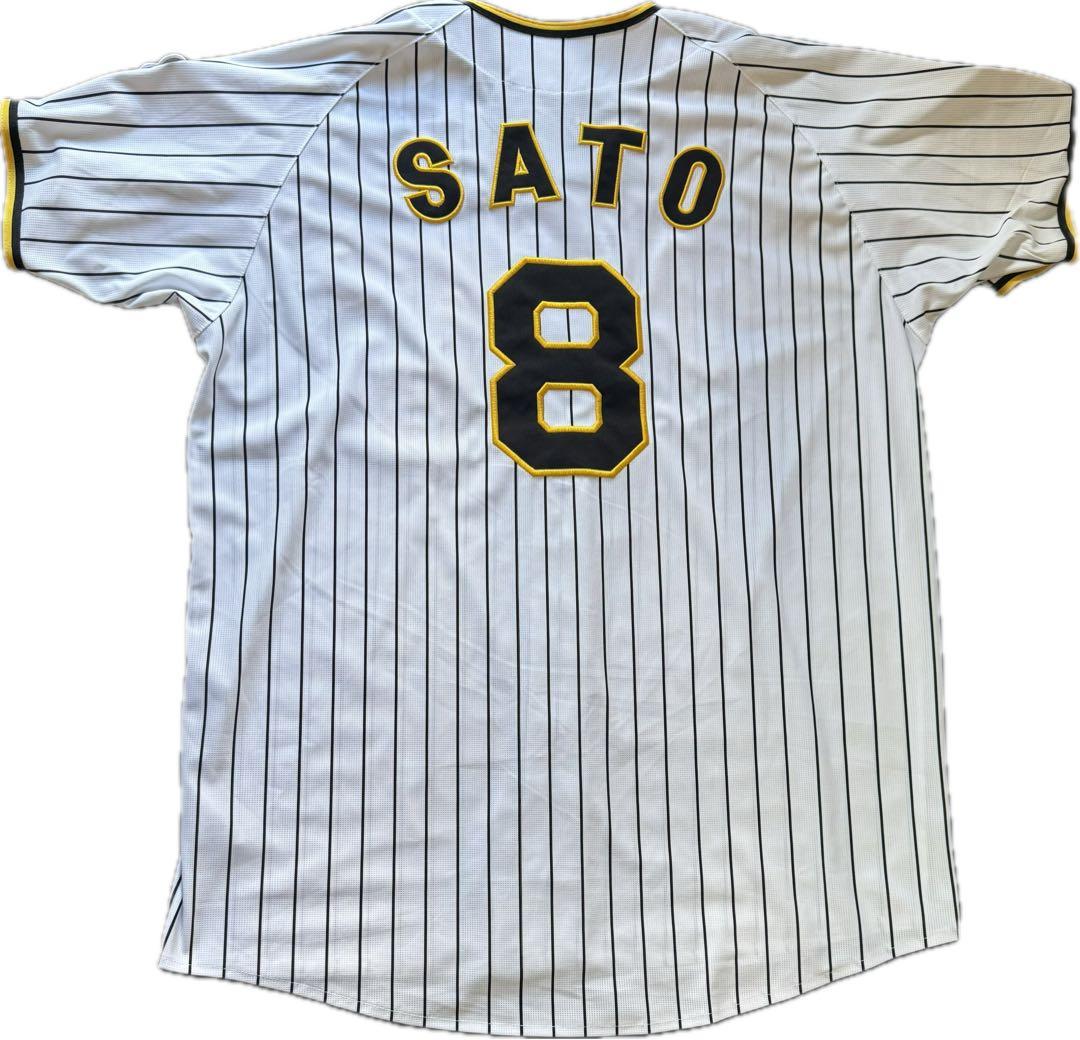 美品未着用、阪神タイガース　ユニフォーム　佐藤輝明　XOサイズ