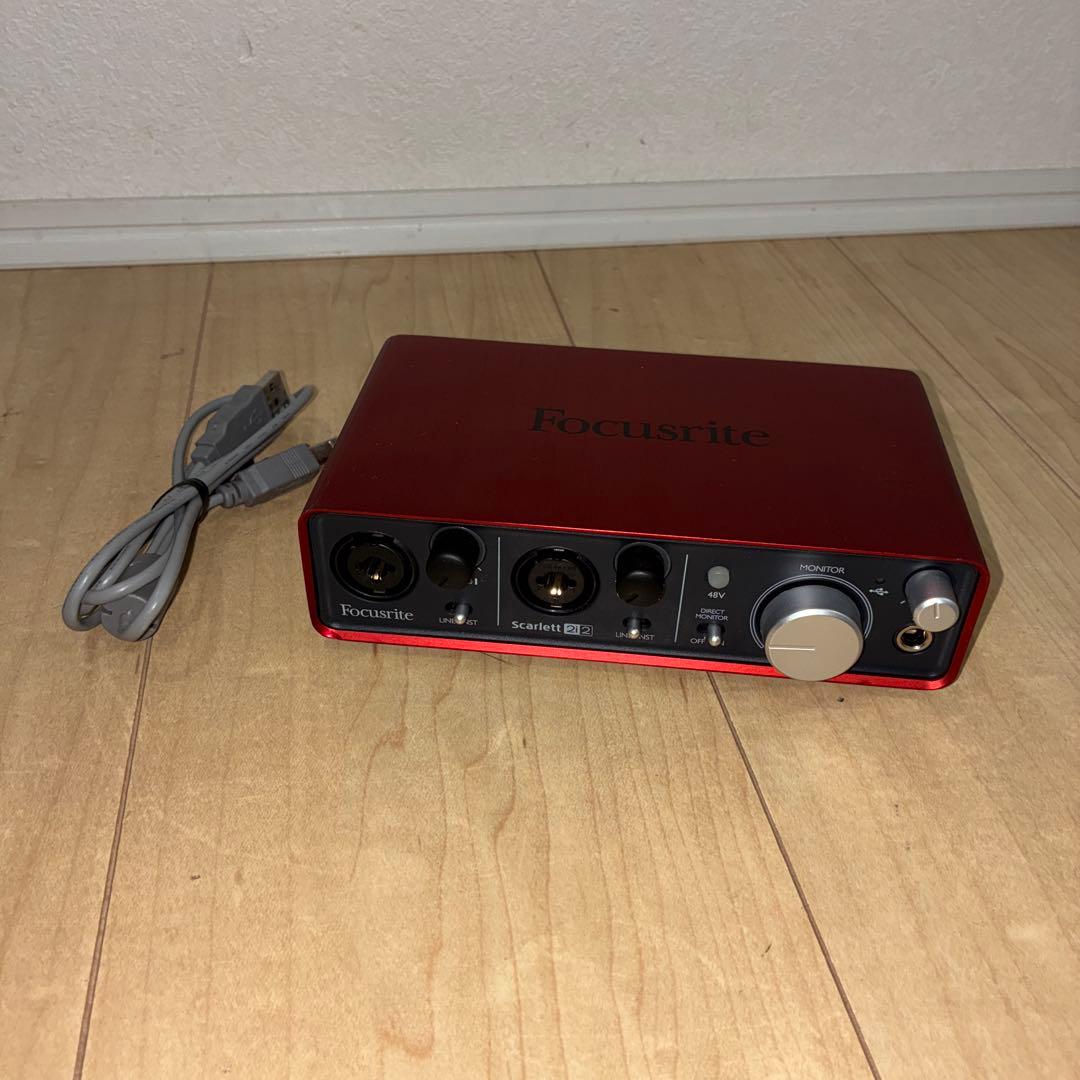 Focusrite Scarlett 2i2 1st gen USBケーブル付き