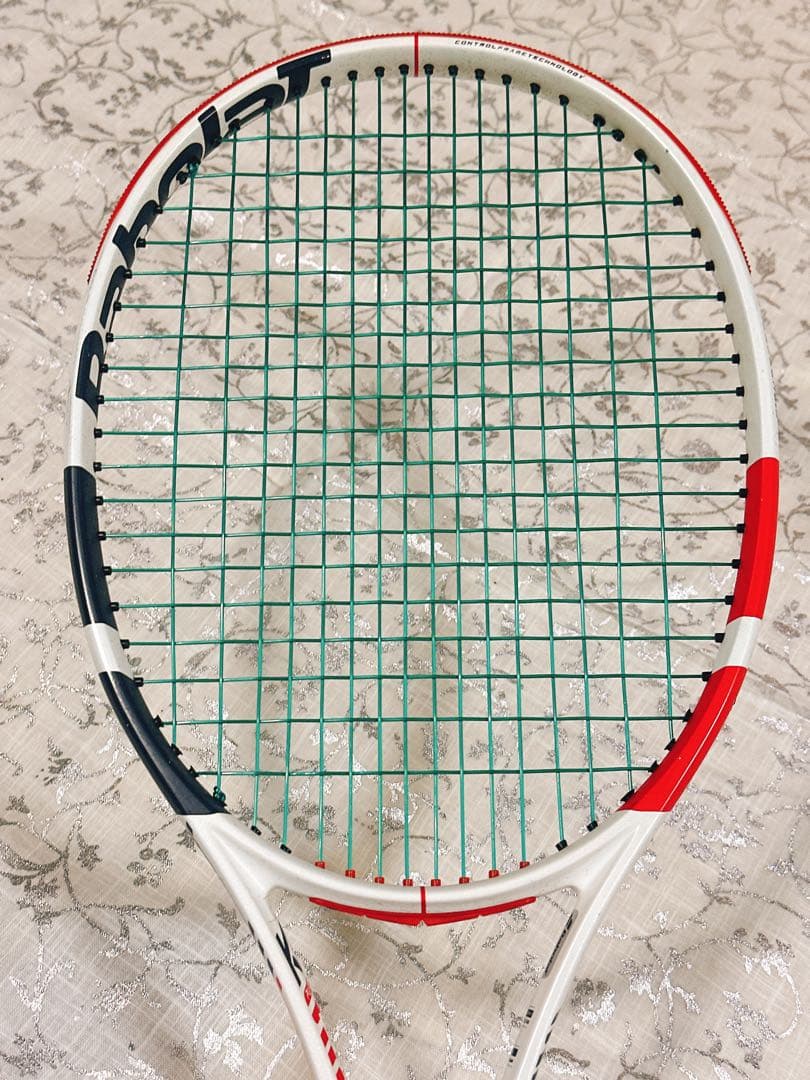 Babolat ピュアストライク テニスラケット　　グリップ２