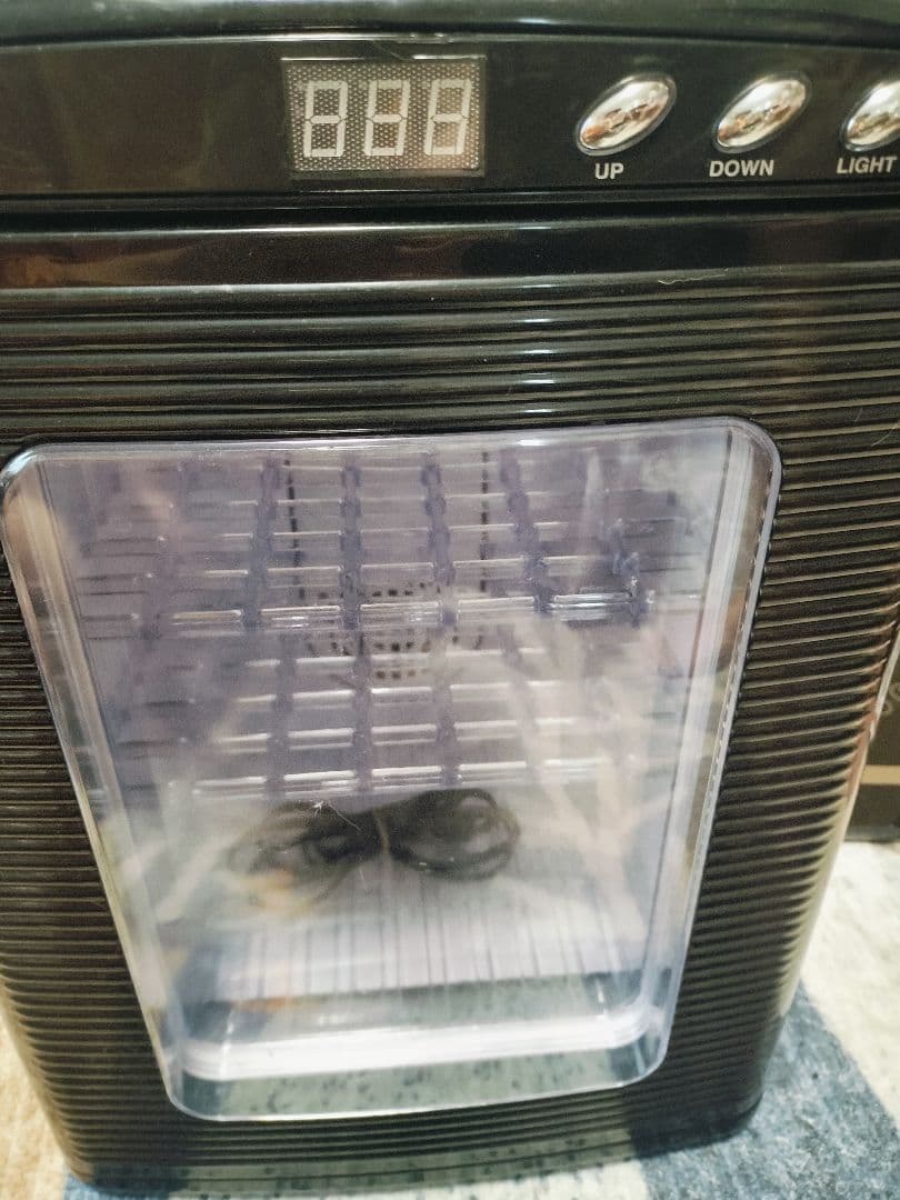 爬虫類インキュベーター AC110V/DC12V 5～60°C調節