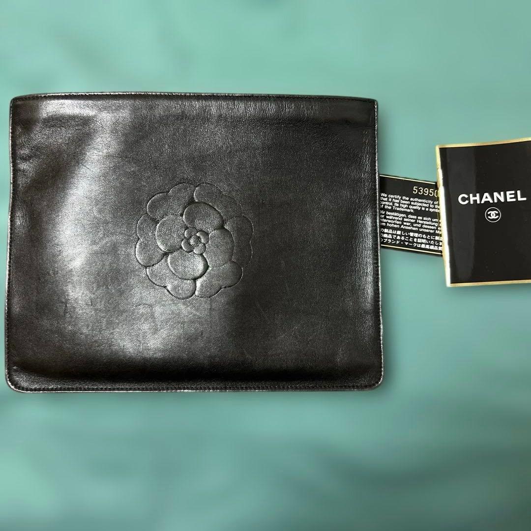 CHANEL カメリア革ポーチ