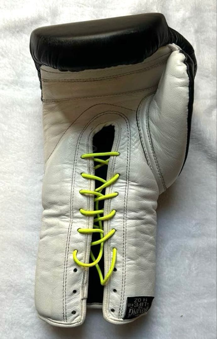 年末特価　No Boxing No Life ボクシンググローブ