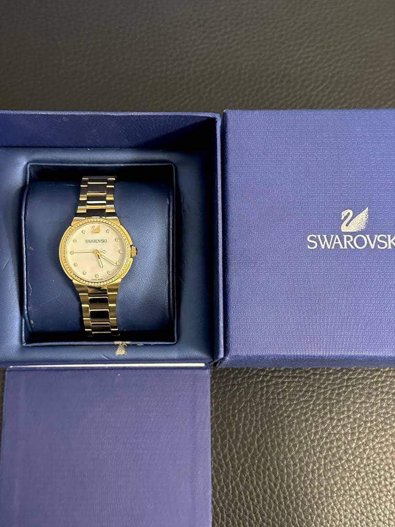 Swarovski 時計　ゴールド