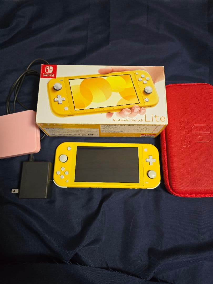 美品 Nintendo Switch Lite イエロー 本体 ケース付き