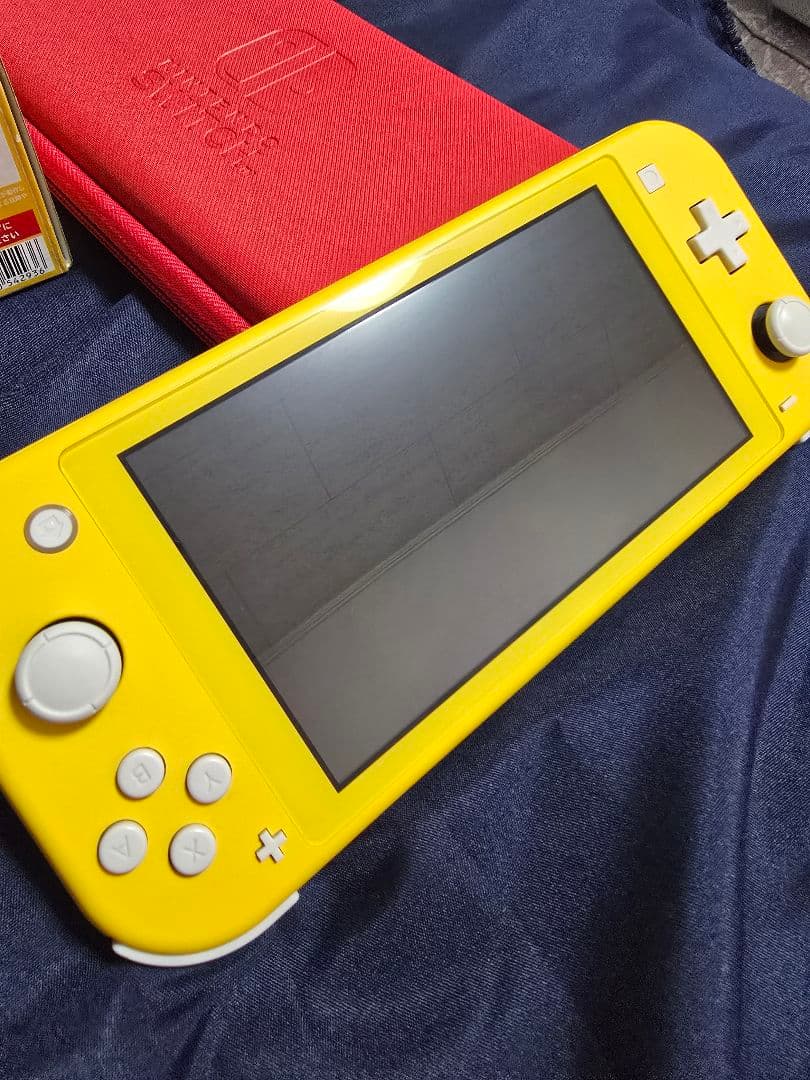 美品 Nintendo Switch Lite イエロー 本体 ケース付き