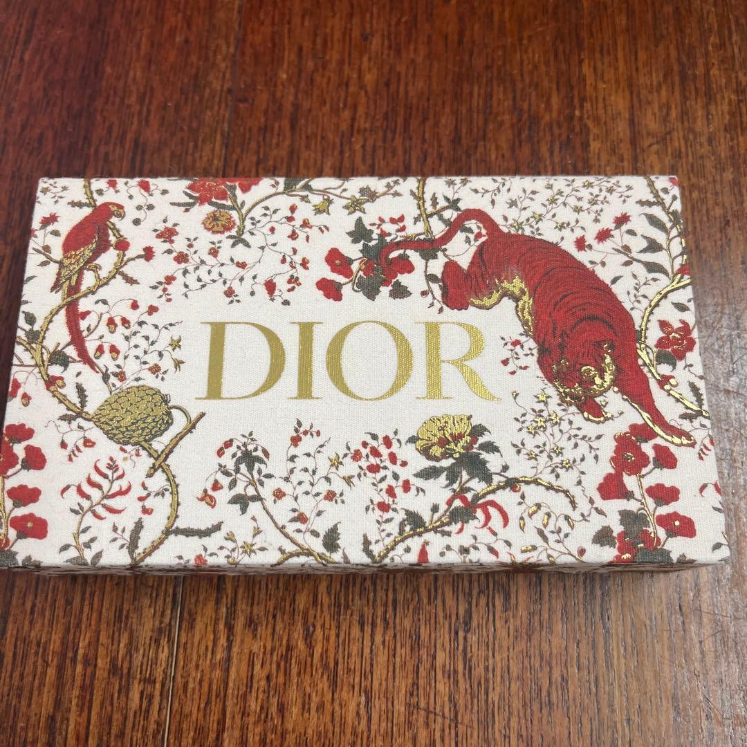 クリスチャンディオールの未使用の口紅です。