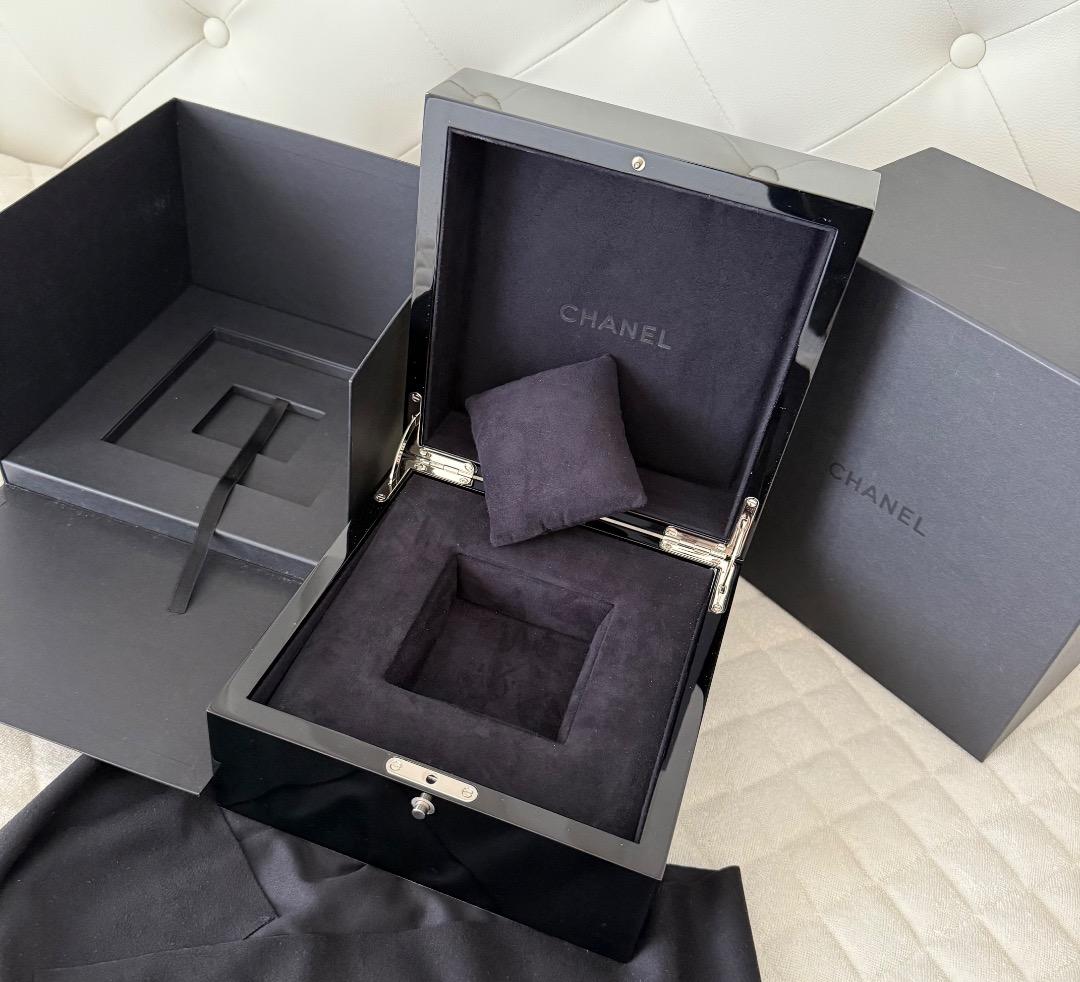 CHANEL 木製 腕時計ケース