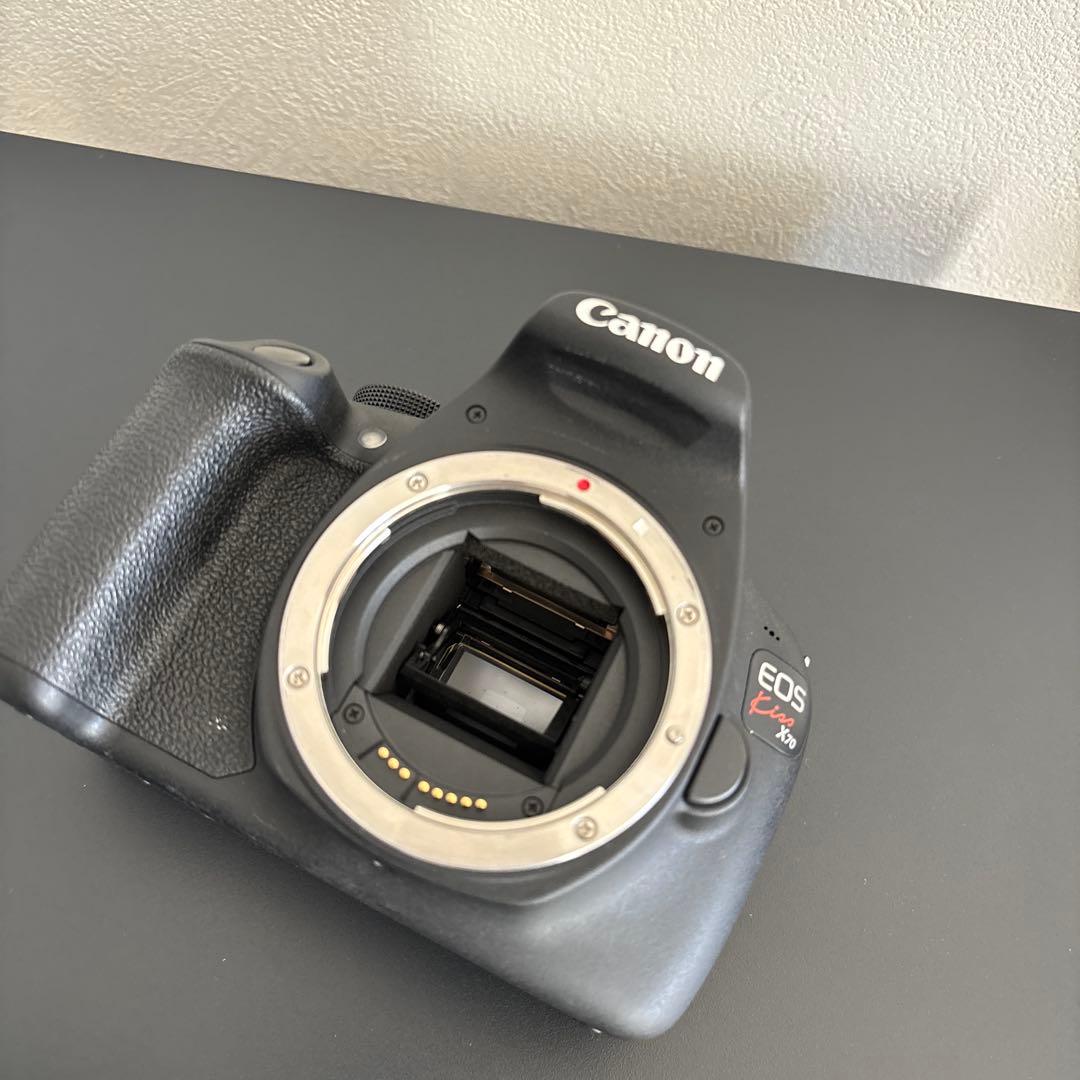 Canon EOS Kiss X70 デジタル一眼レフカメラ