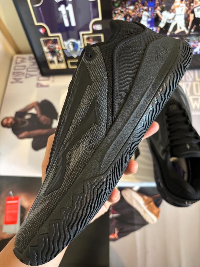 ば*ン様 今年もお世話になりました。ANTA KAI Speed2　US9.5