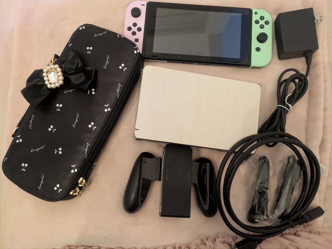 NintendoSwitch(通常)本体　パステルピンク・グリーン　ケース付き