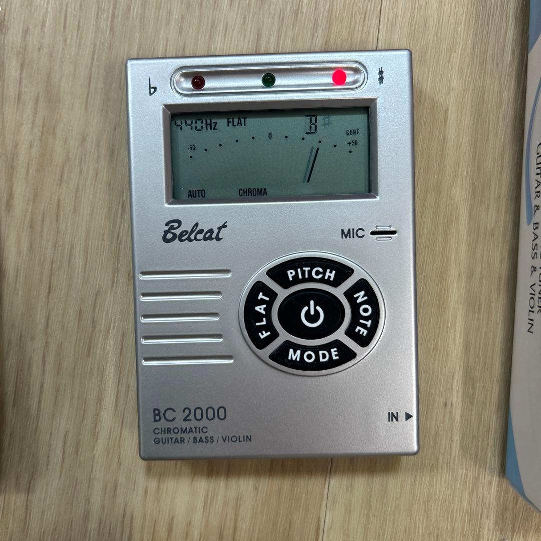 三線セット（赤と黒と桃色、チューナー付き）