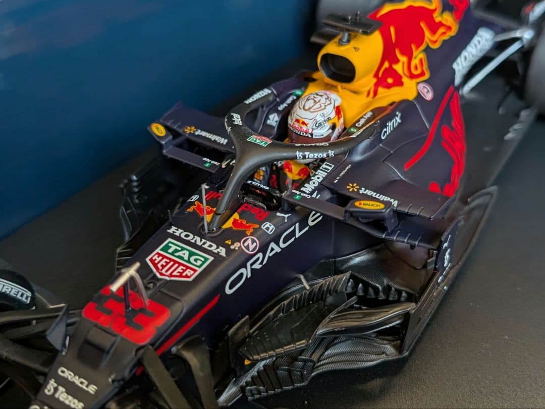 ミニチャンプス 1/18 レッドブル ホンダ RB16B M.フェルスタッペン