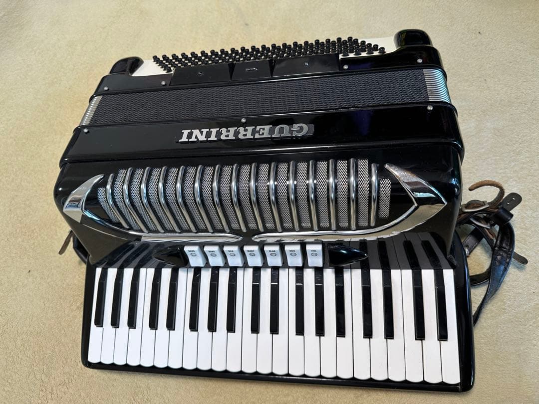 GUERRINI アコーディオン 黒