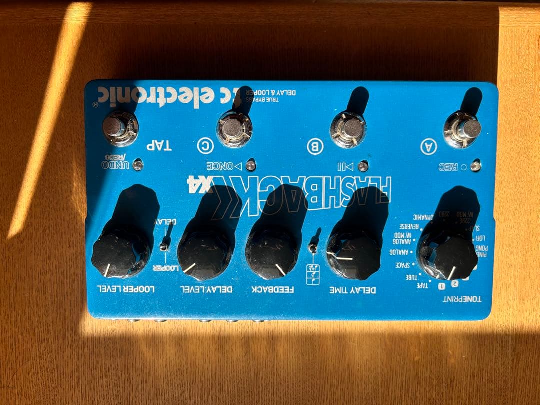 TC Electronic Flashback X4 ギターエフェクター