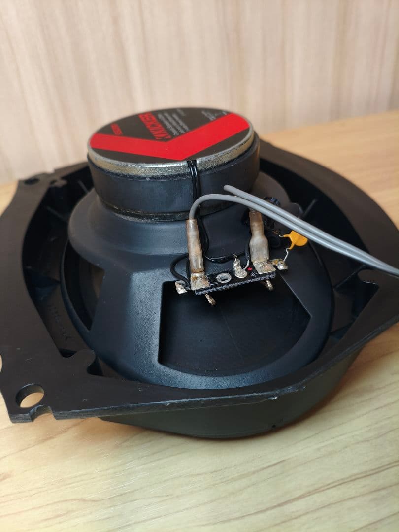 スピーカー キッカーKICKER KSC6904とKSC3504 バッフル