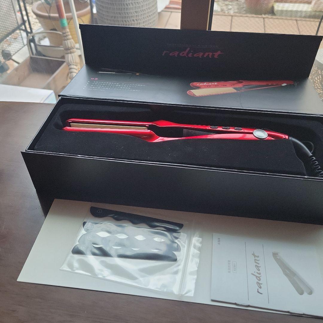 radiant ストレートヘアアイロン レッド（新品）