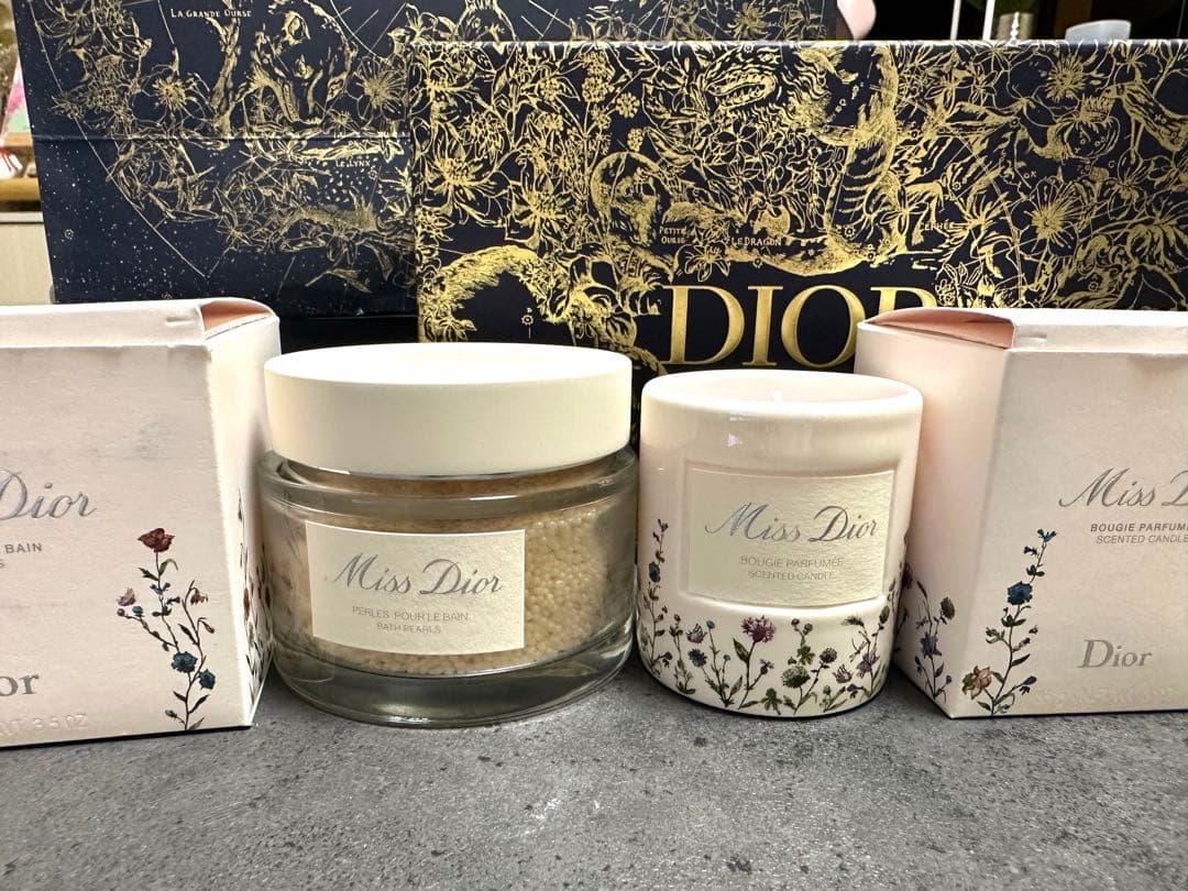 Miss Dior バスパール＆香り付きキャンドルセット