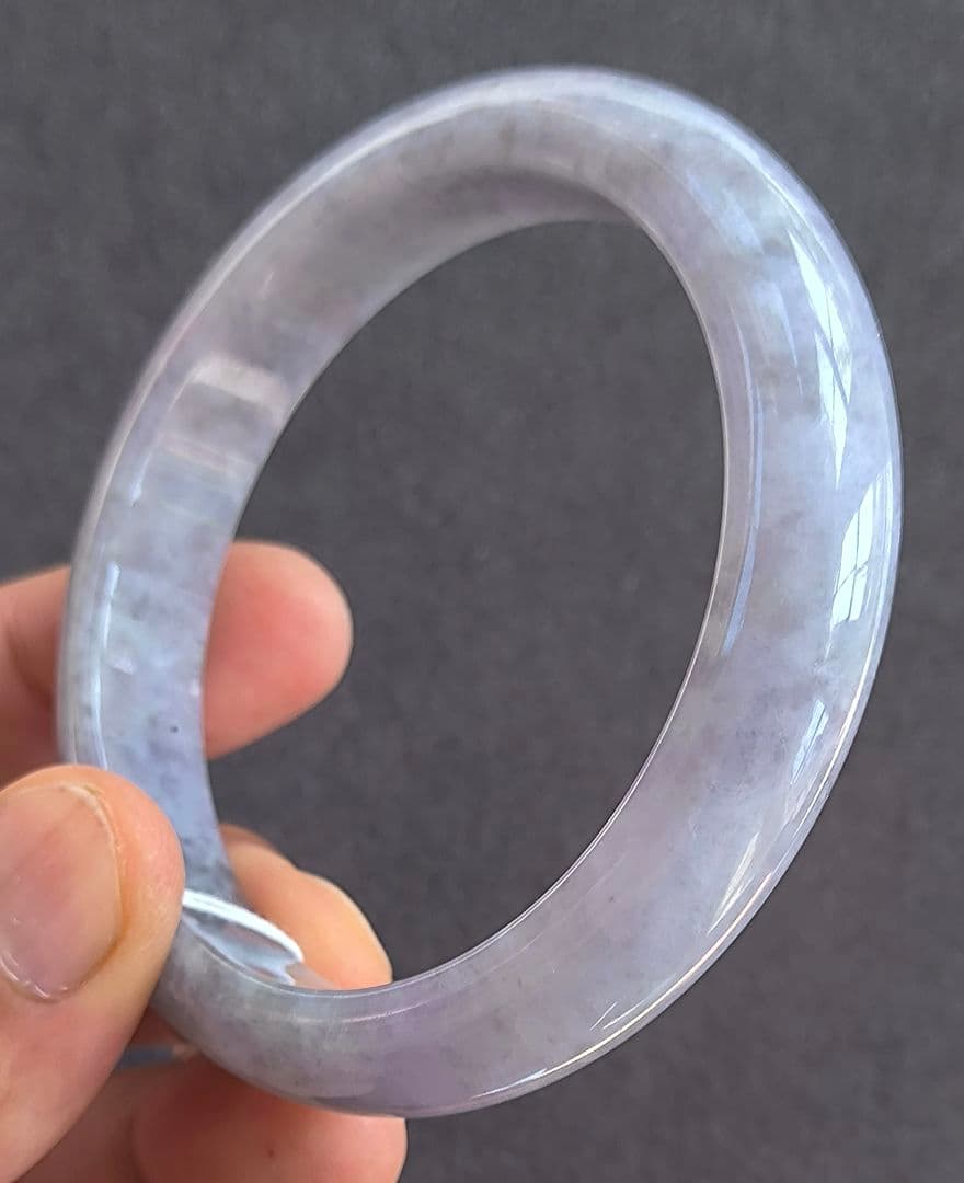 【日本鑑別書付】ミャンマー産ラベンダー本翡翠のバングル（内径61ミリ弱）5793