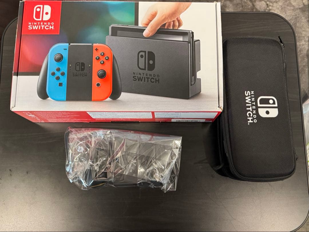 Nintendo switch本体 + Joy-Con + ケースセット