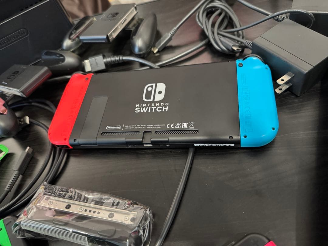 Nintendo switch本体 + Joy-Con + ケースセット