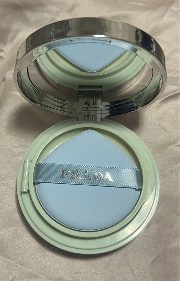 PRADA クッションファンデーション LC5