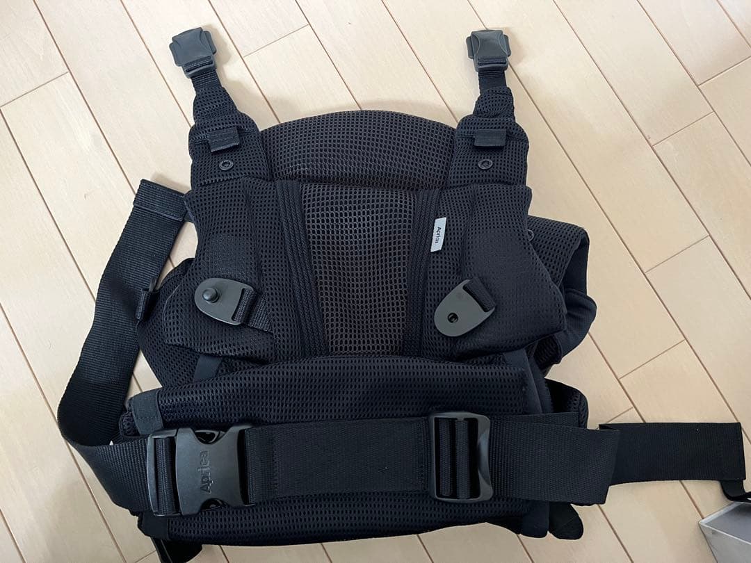 Aprica 抱っこ紐「ラクリス」 ブラック