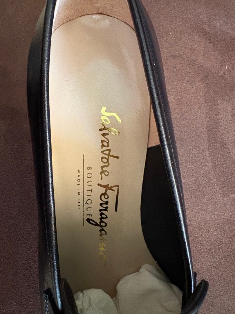 新品未使用　Salvatore Ferragamoヒール4cm ローファー