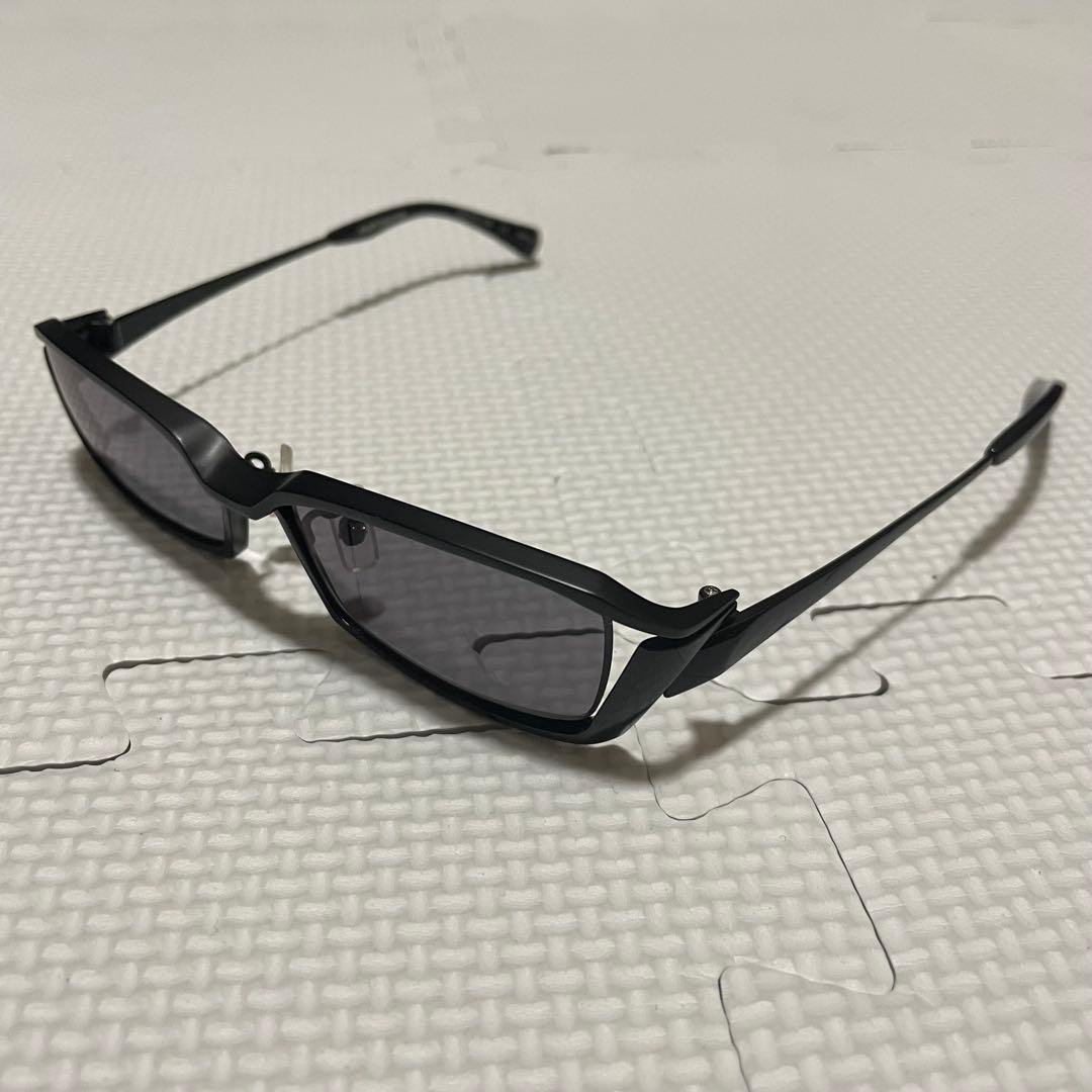 美品 Less Than Human サングラス Matchpomp ブラック