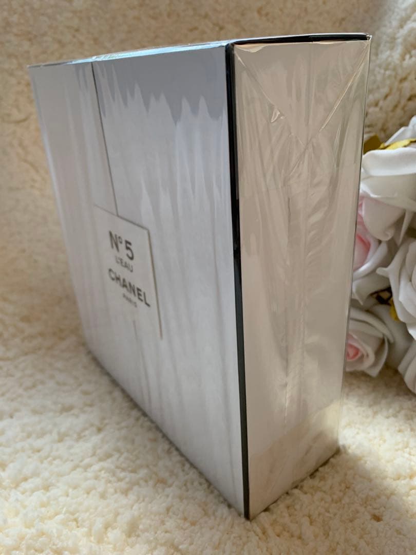 貴重✨新品未使用✨限定CHANELクリスマスコフレ✨No.5ロー香水100ml