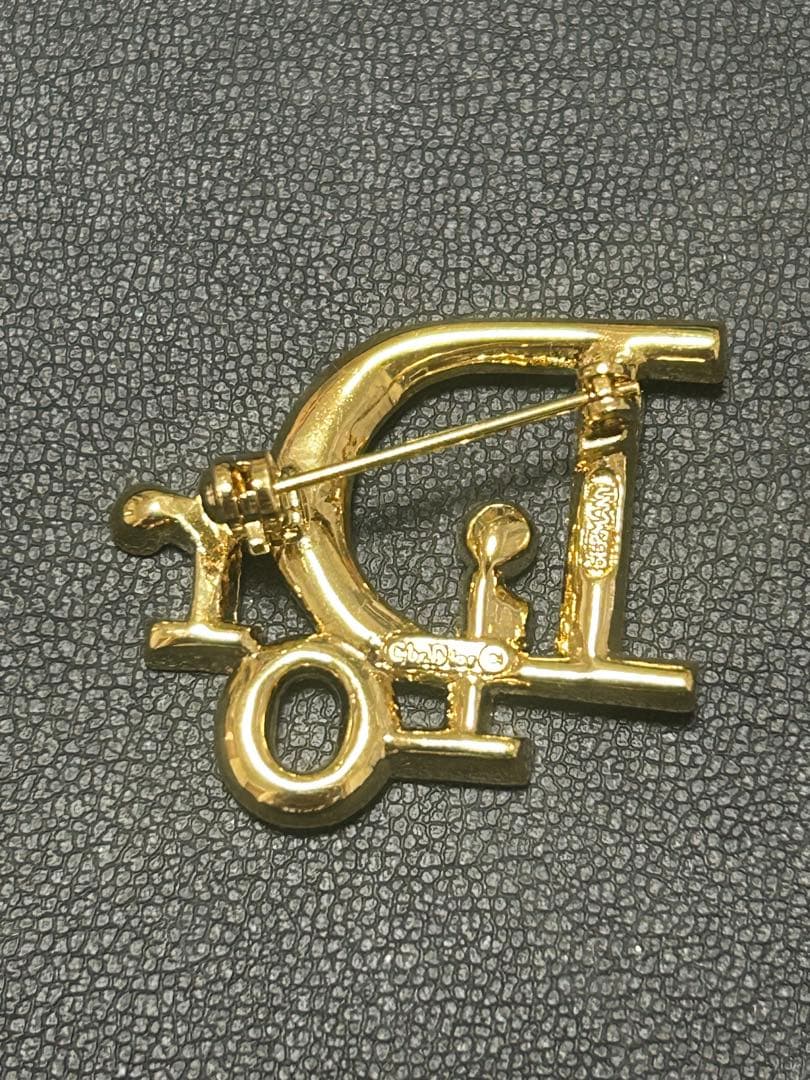 ディオール Dior ゴールド ロゴ ブローチ