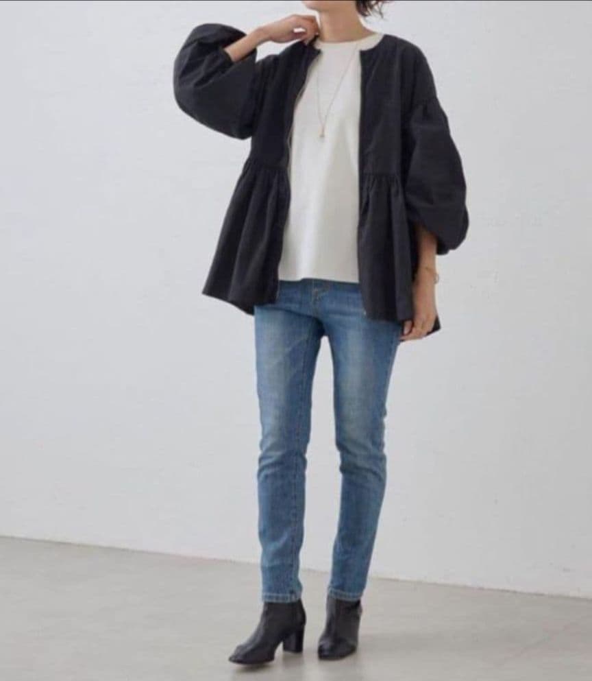 26400円　今季新品　ビアズリー　ペプラム　フレア　ジップ　ブルゾン　黒