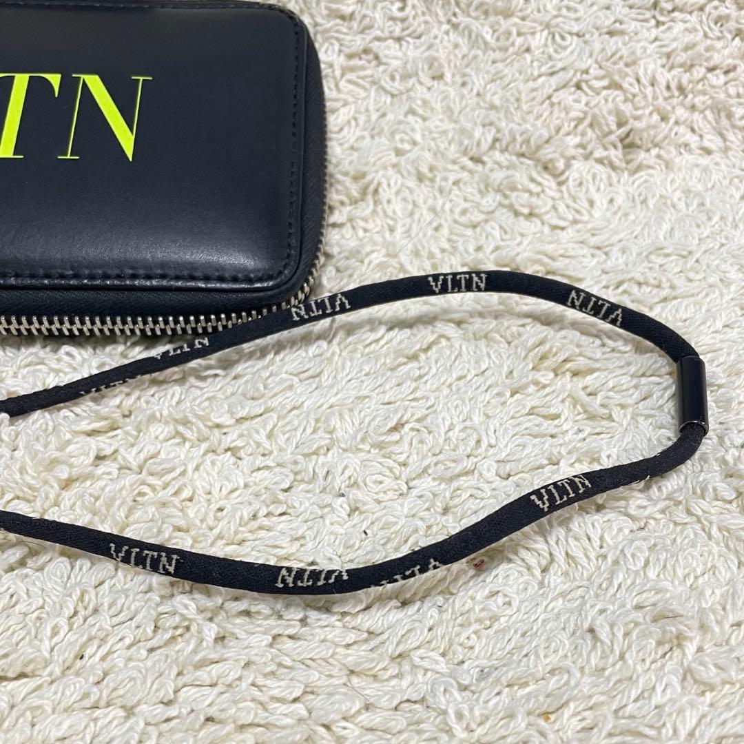 ヴァレンティノ 二つ折り ショルダーウォレット 首掛け ブラック