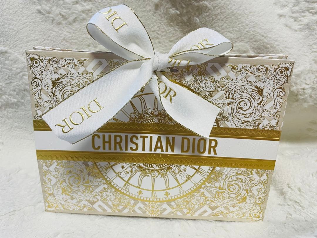 ディオール　2024ホリデー　シークイン 999 オンライン限定