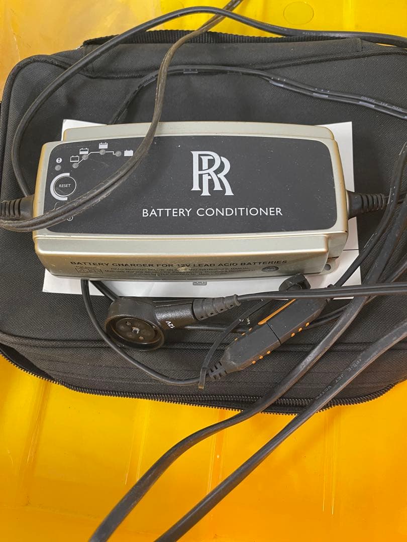 ロールスロイス・RR 純正バッテリーコンディショナー 専用ケース付き