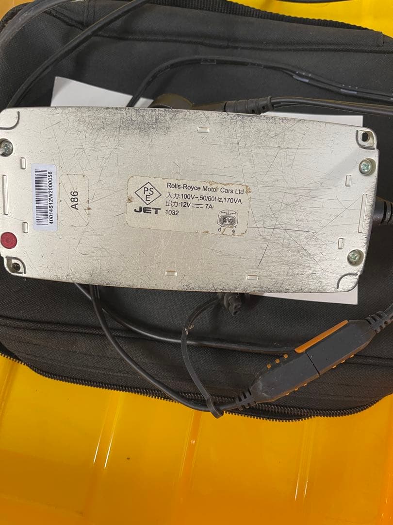 ロールスロイス・RR 純正バッテリーコンディショナー 専用ケース付き
