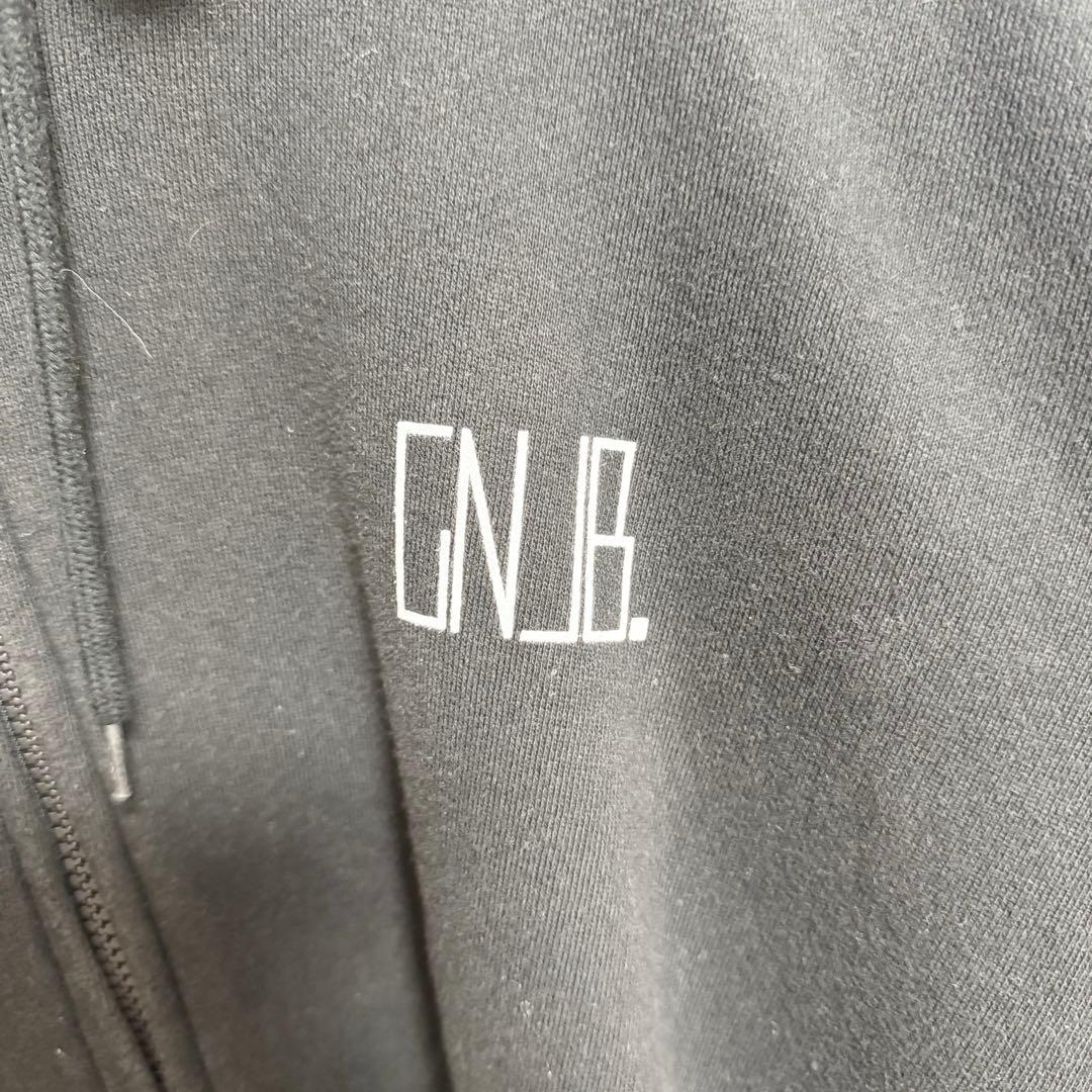 原因は自分にある。 パーカー