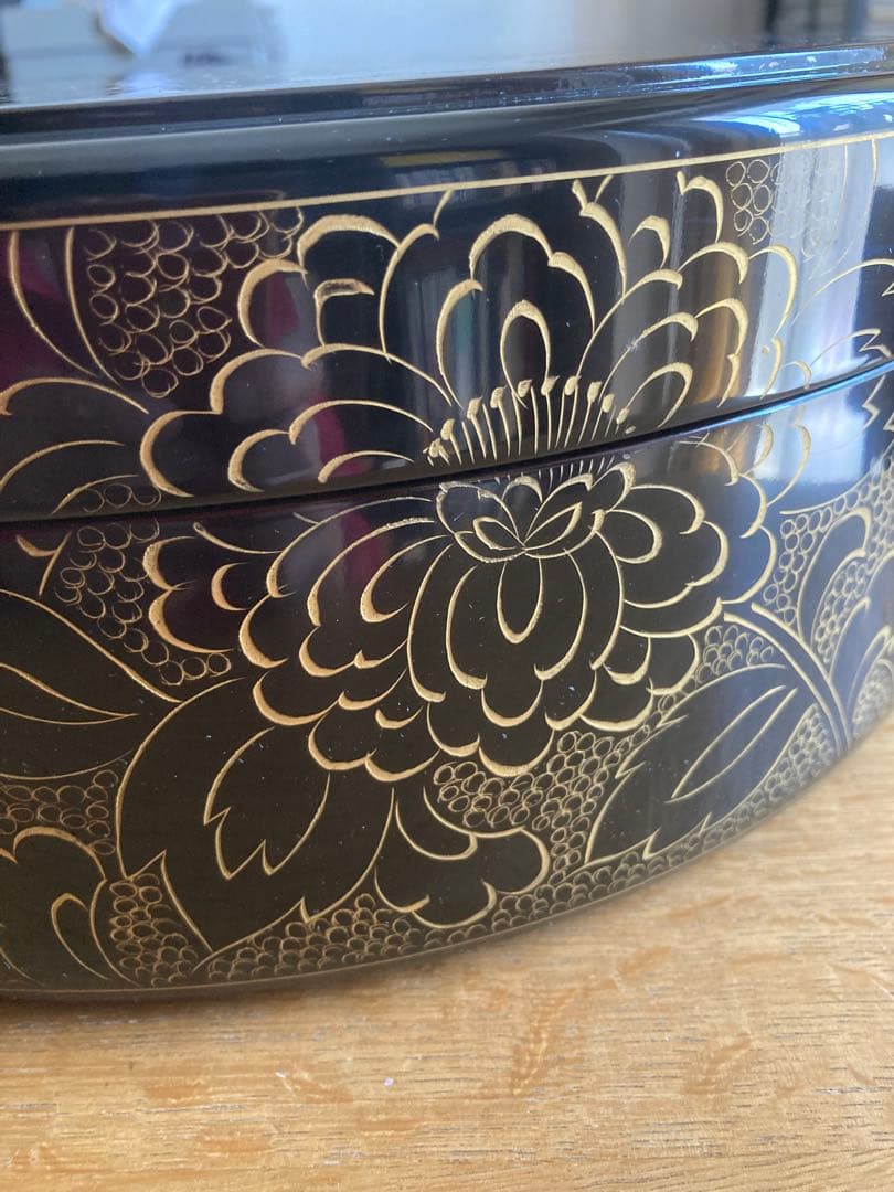 輪島塗　茶櫃　牡丹唐草　沈金