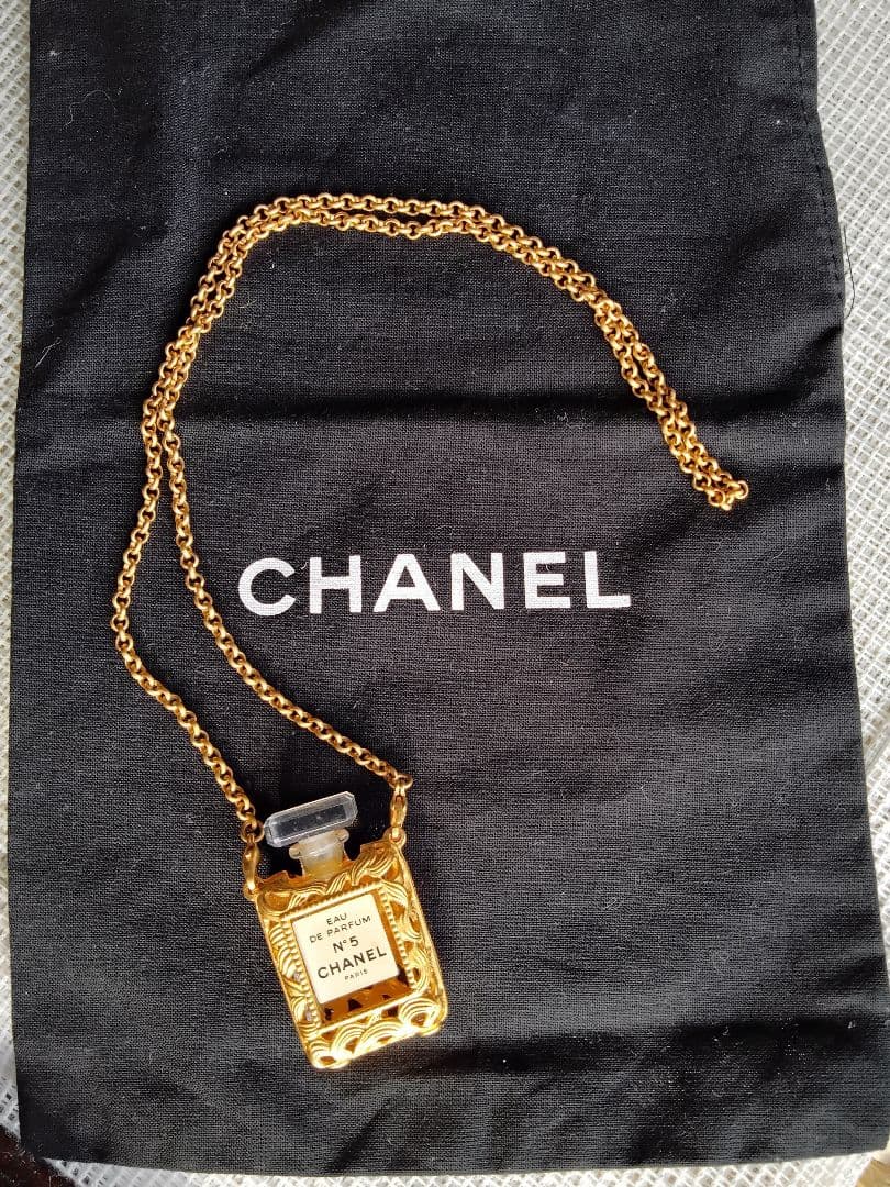 CHANEL N°5 香水ボトルネックレス