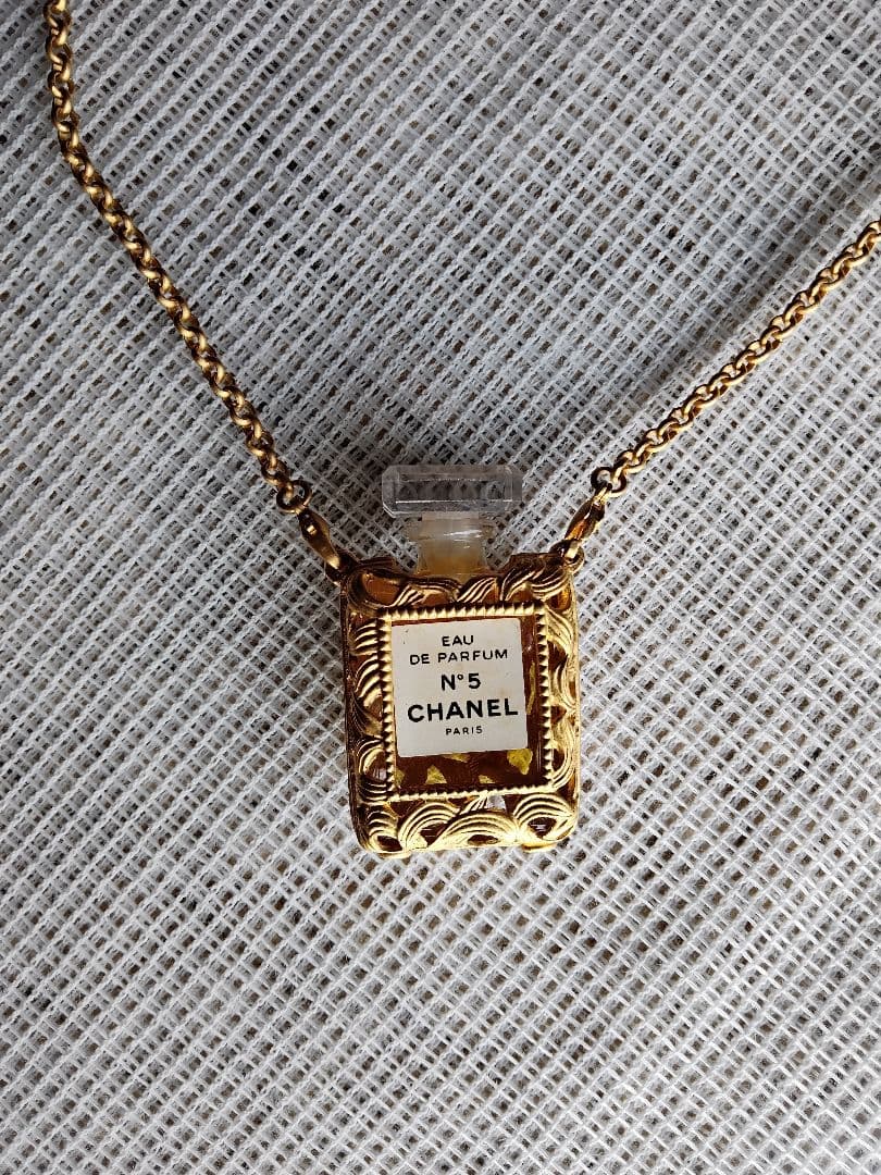 CHANEL N°5 香水ボトルネックレス