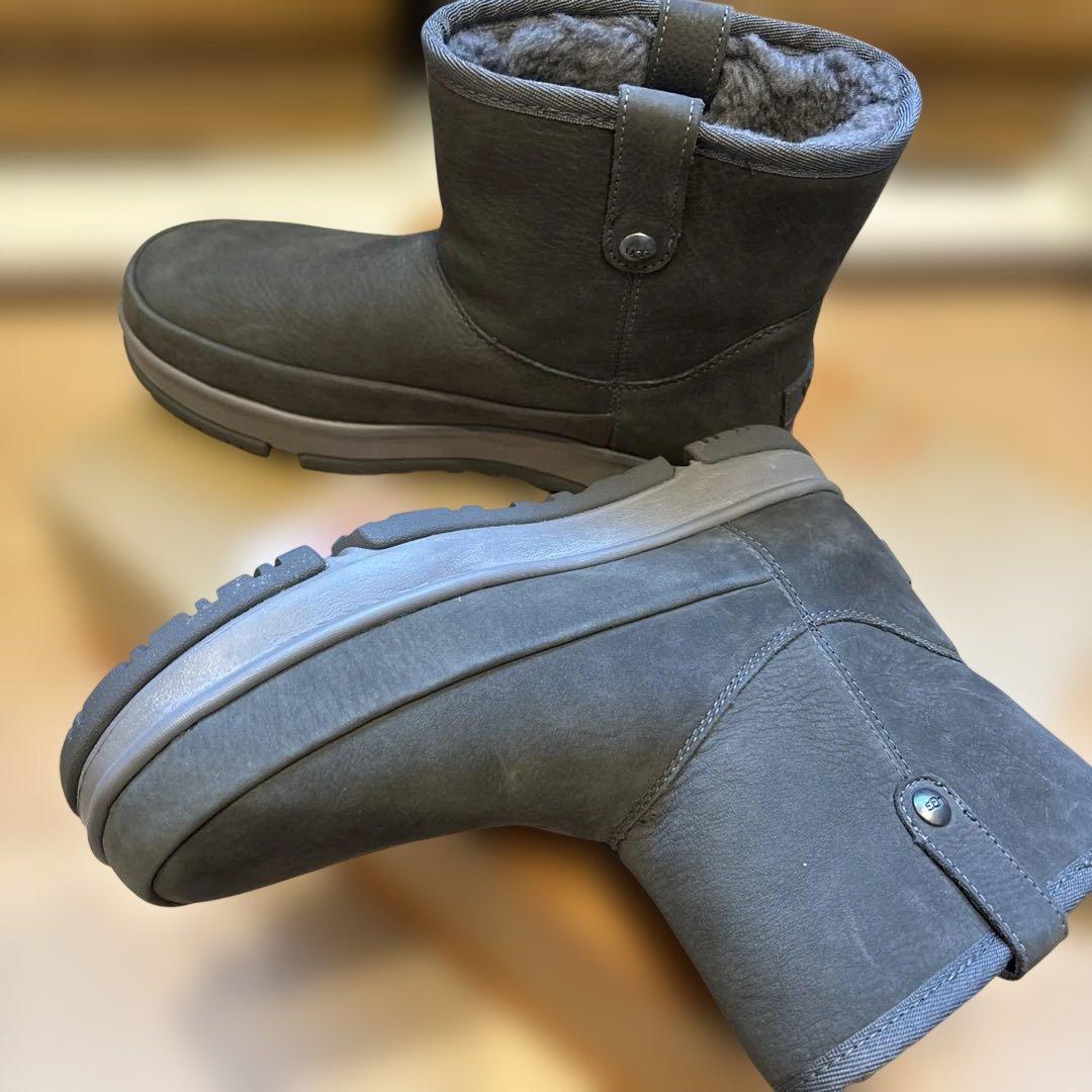 UGG W CLASSIC WEATHER MINI グレー　ブーツ　防水