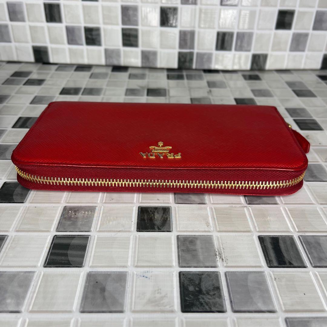 美品 PRADA プラダ 長財布　ラウンドファスナー