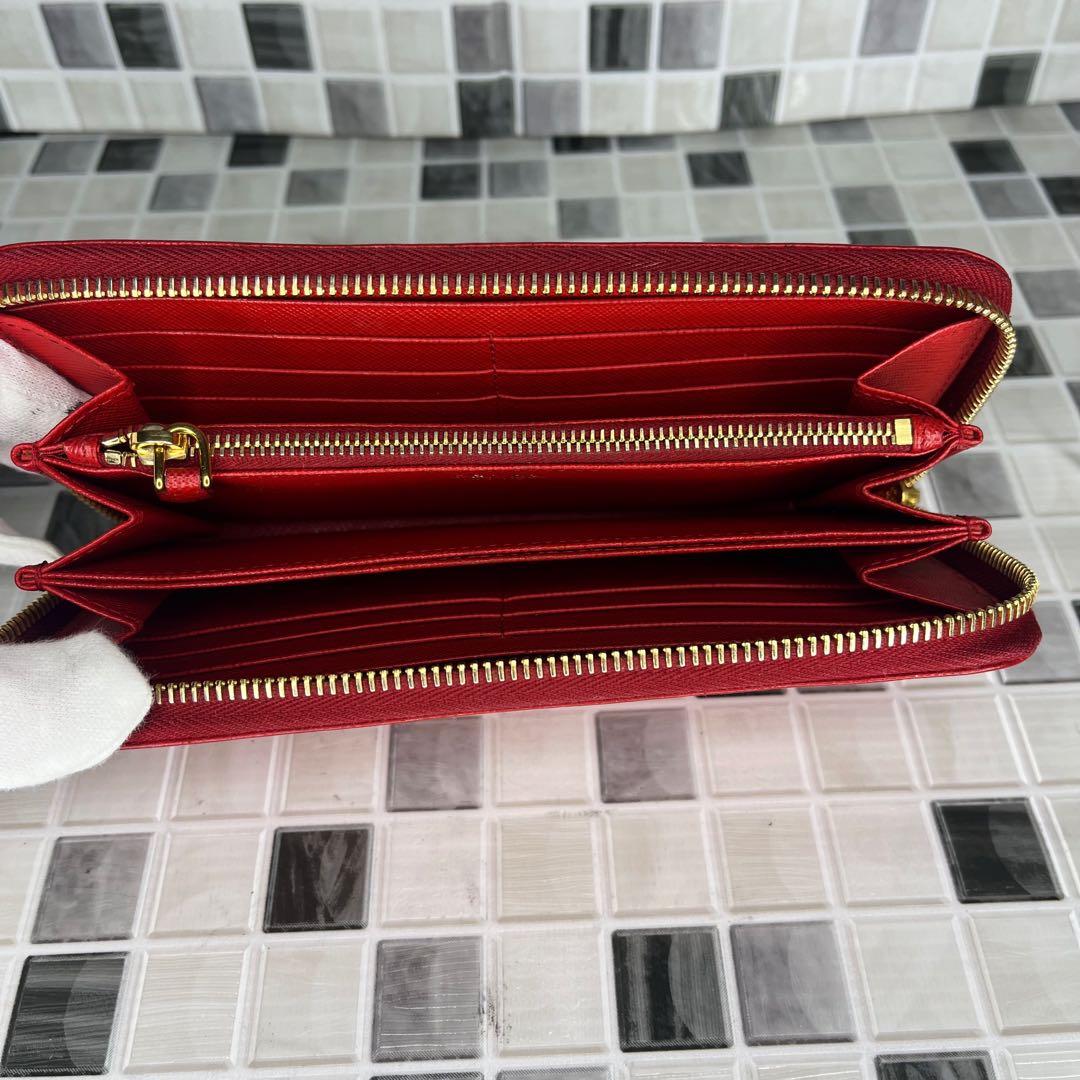 美品 PRADA プラダ 長財布　ラウンドファスナー