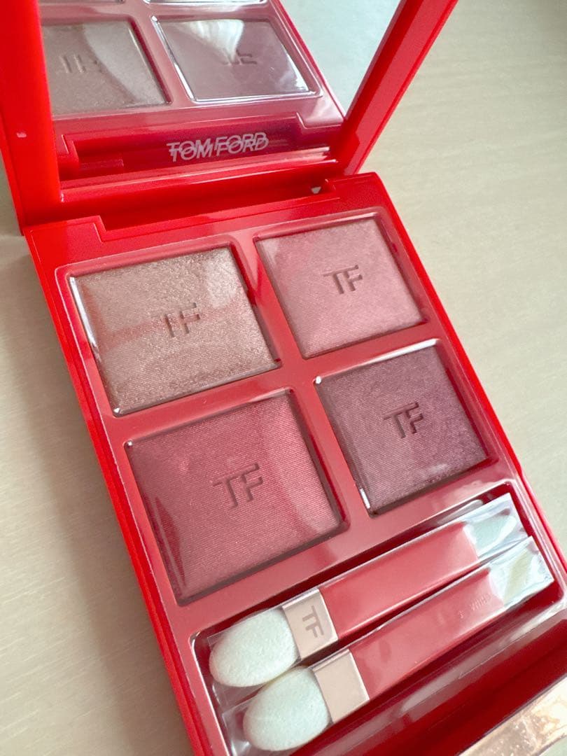 トムフォード/アイカラークォード/限定色/01SC エレクトリックチェリー