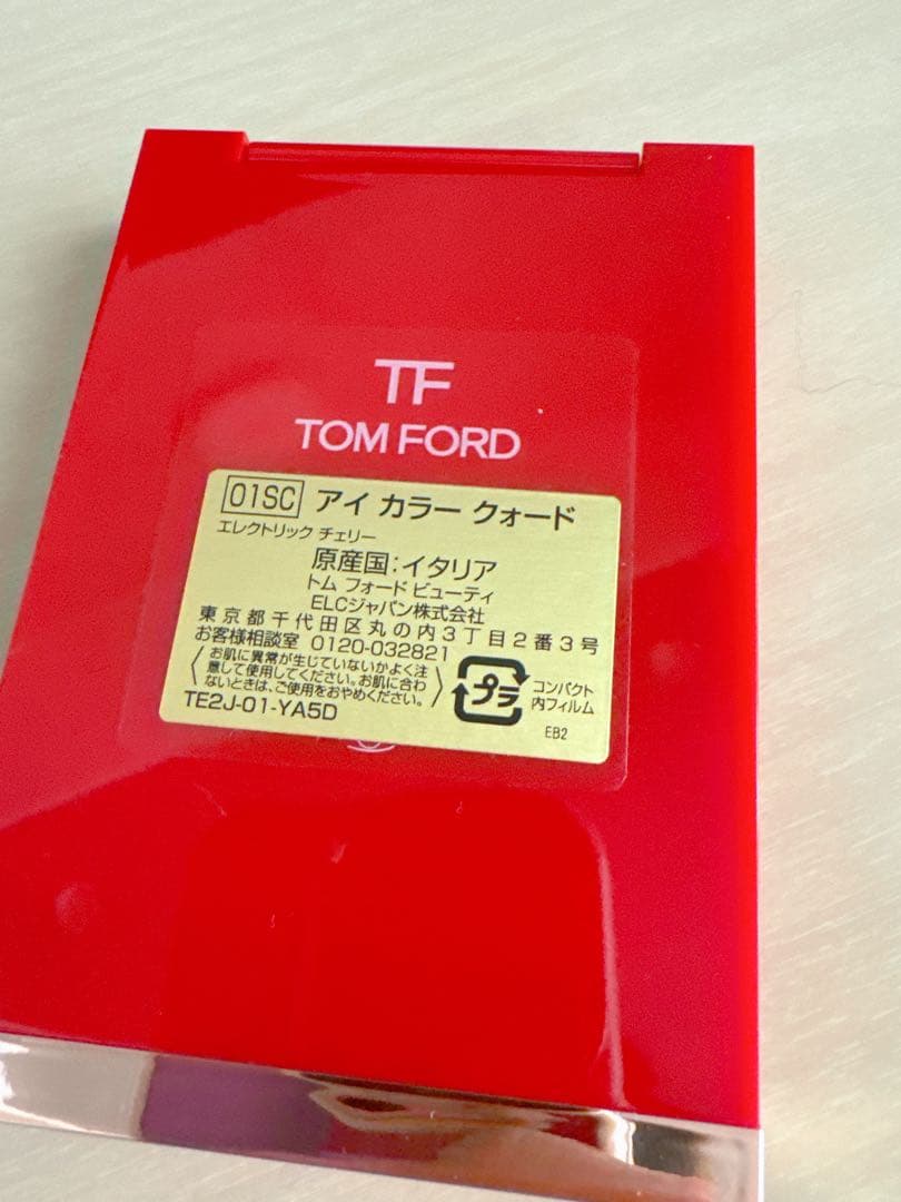 トムフォード/アイカラークォード/限定色/01SC エレクトリックチェリー